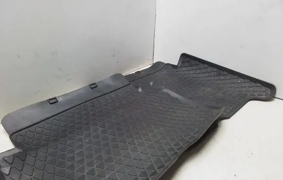 Volkswagen Touran I Car floor mat set 