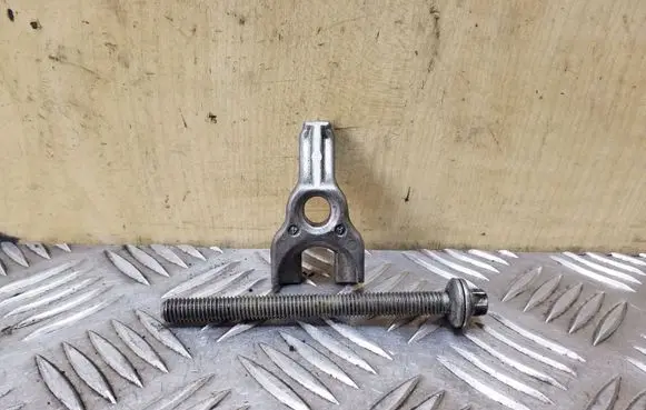 BMW X3 E83 Fuel Injector clamp holder