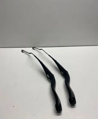 Dodge RAM Front wiper blade arm 89813658