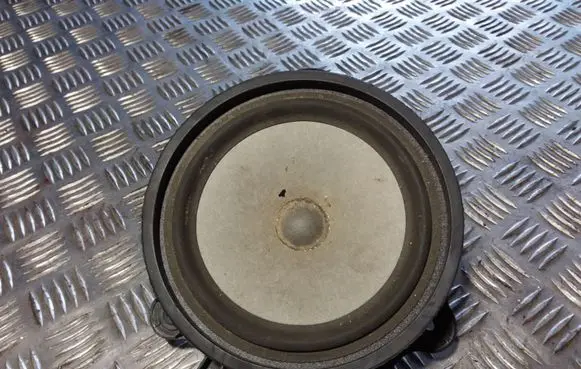 Audi A3 S3 A3 Sportback 8P Front door speaker