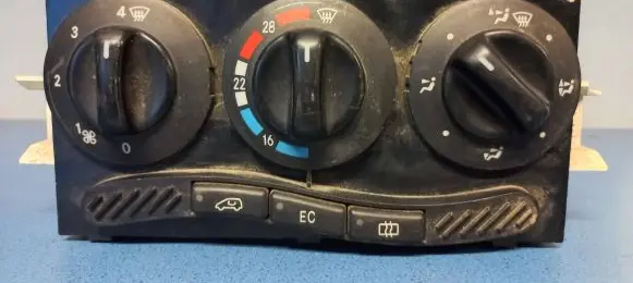 Mercedes-Benz A W168 Climate control unit Q142600