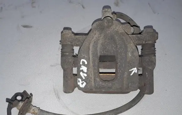 Honda CR-V Rear brake caliper