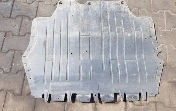 Volkswagen Jetta VI Engine splash shield/under tray 5C0825237B