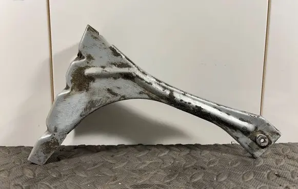 Audi A6 S6 C4 4A Fender mounting bracket 4B0821136A