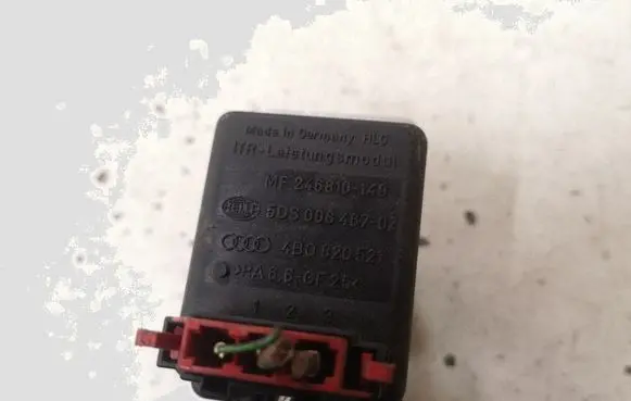 Audi A6 S6 C5 4B Heater blower motor/fan resistor 4B0820521 MF246810149 5DS00646702