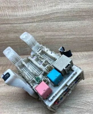 Toyota Prius (XW20) Fuse module 8273047290 701165775