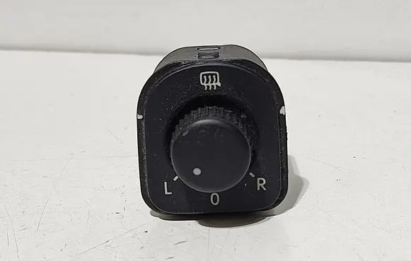 Volkswagen PASSAT B6 Wing mirror switch 1K0959565F