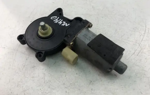 Volvo S60 Front door window regulator motor 119971XXX