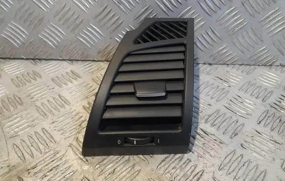 BMW 1 E81 E87 Dashboard side air vent grill/cover trim 7059187