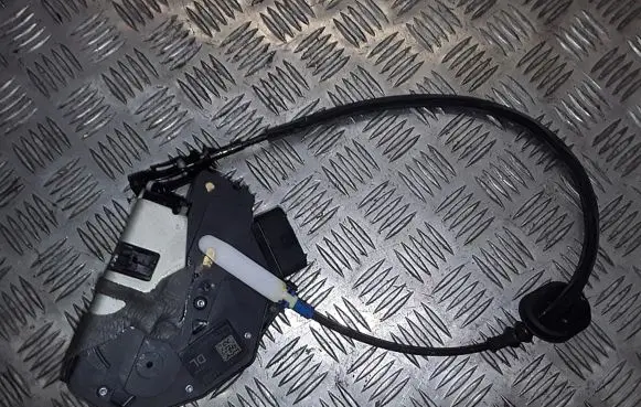 Ford Fiesta Front door lock 8a6aa21812cj