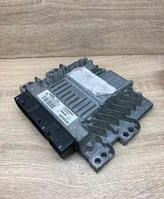 Renault Megane II Engine control unit/module ECU 8200565863 S122326109A