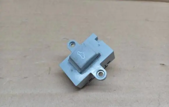 Suzuki SX4 S-Cross Sunroof switch 