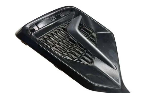 Rear bumper trim bar molding
