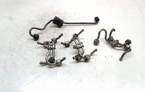 BMW X5 E53 Fuel injector supply line/pipe 