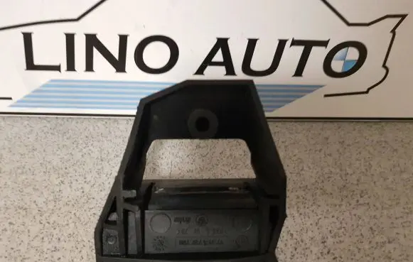 Radiator mount bracket
