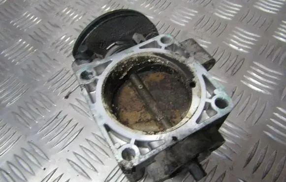 Volvo S40, V40 Throttle valve 7279100002
