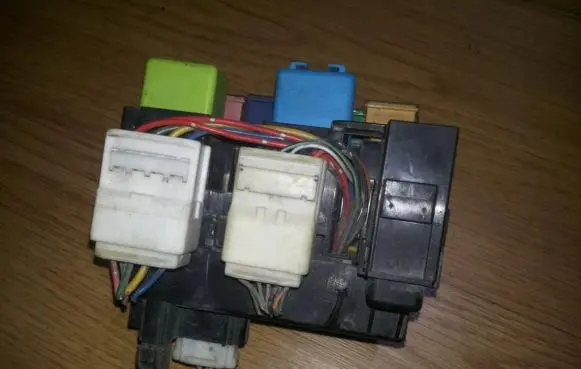 Mazda 626 Fuse box set 72543034 7254-3034