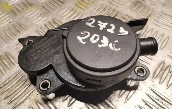 Mercedes-Benz C W203 Oil breather separator 6110160334