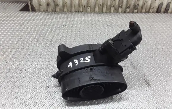 BMW 5 E39 Mass air flow meter 0928400468 136277870760