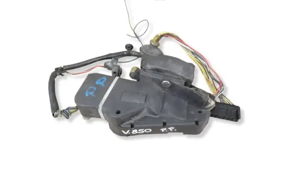 Volvo 850 Front door lock 6085
