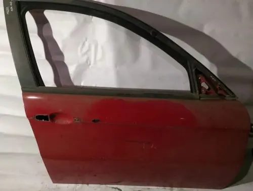 Alfa Romeo 147 Front door raudonos