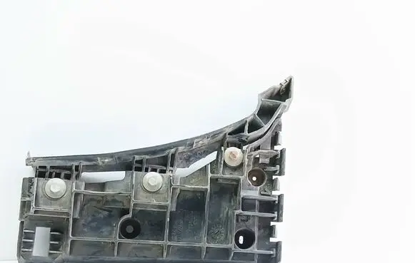 Audi A4 S4 B5 8D Front bumper mounting bracket 8D0807284AA