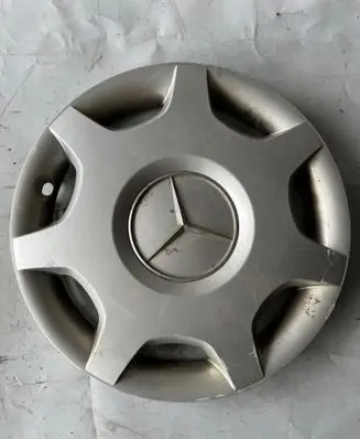 Mercedes-Benz C W203 R16 wheel hub/cap/trim 2034000525