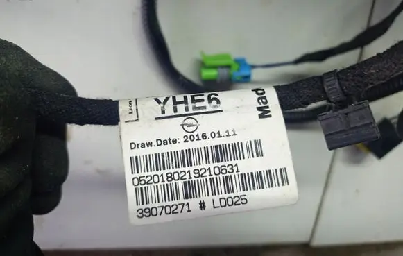 Opel Zafira C Parking sensor (PDC) wiring loom 39070271