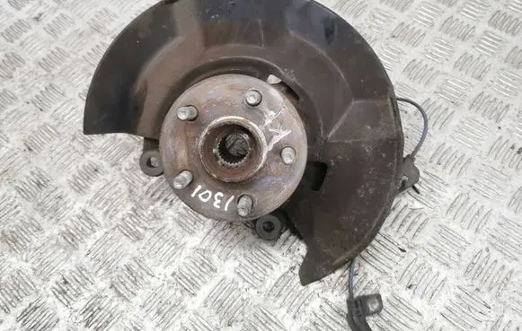 Toyota Prius (XW50) Front wheel hub