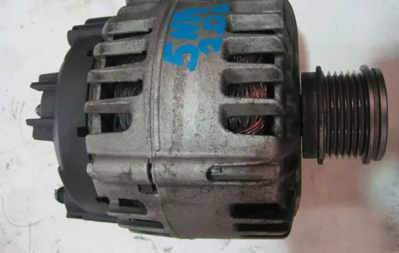 Volkswagen Tiguan Generator/alternator 04L903021D 4521L3FK