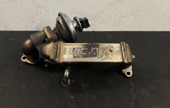 BMW 3 E90 E91 EGR valve cooler 7800653