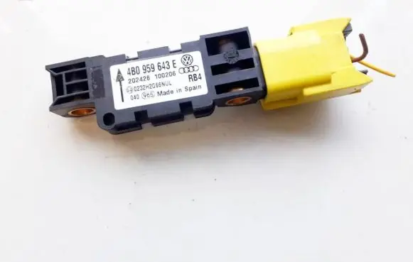 Audi A3 S3 8P Airbag deployment crash/impact sensor 4b0959643e 100206