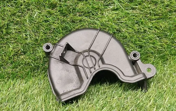 Volkswagen Jetta VI Timing belt guard (cover) 04C109121C