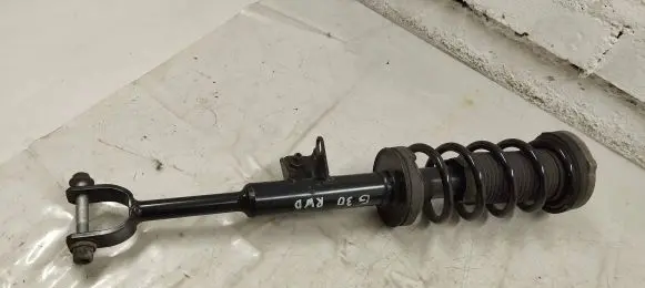 BMW 5 G30 G31 Front shock absorber with coil spring 6866631