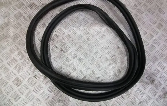 Tesla Model 3 Trunk rubber seal (body) 