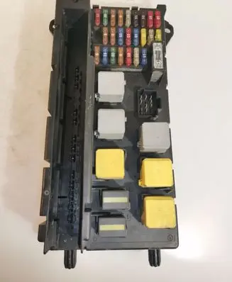 Volkswagen Crafter Fuse module 9065450201
