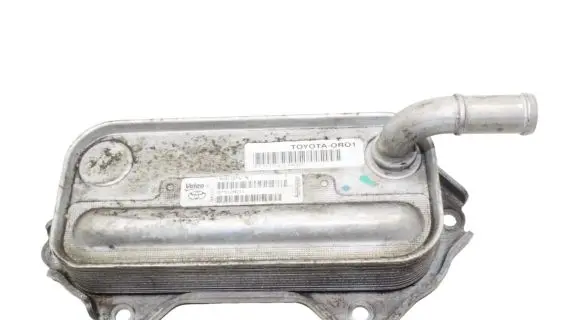 Toyota Avensis T270 Engine oil radiator 157100R011