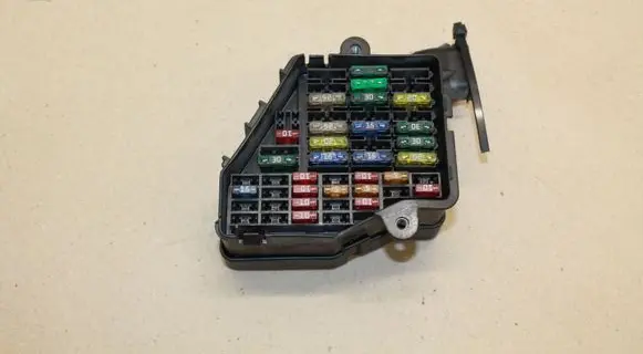 Audi A4 S4 B6 8E 8H Fuse module 8D1941824