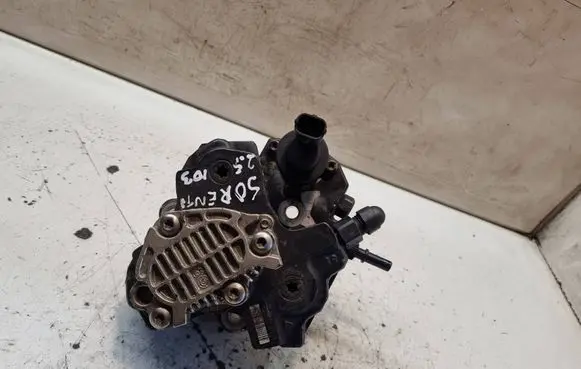 KIA Sorento Fuel injection high pressure pump 0445010101 331004A010