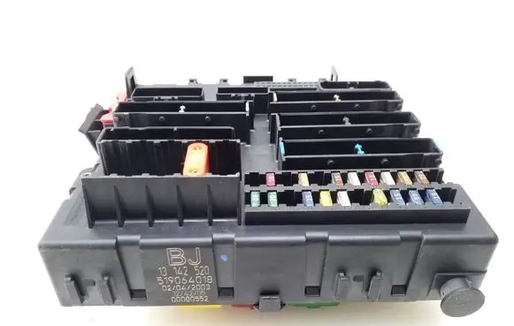 Opel Signum Fuse module 13142520