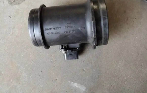 Audi A6 S6 C6 4F Mass air flow meter 059906461K
