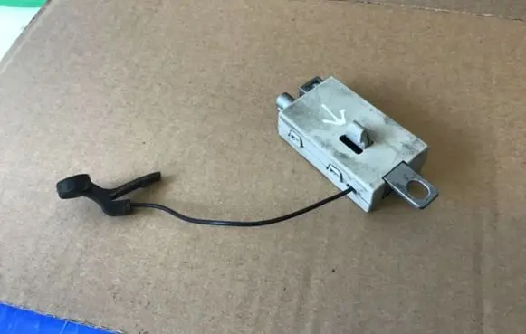 Volvo C30 Aerial antenna amplifier 30732030