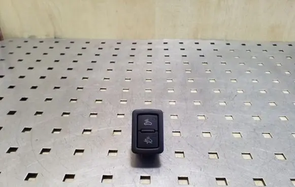 Audi A5 8T 8F Alarm switch 4F0962109