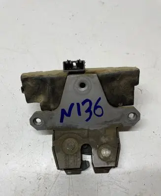 Loading door lock