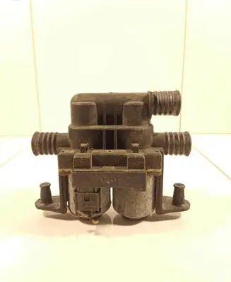 BMW 5 E39 Electric auxiliary coolant/water pump 8374995