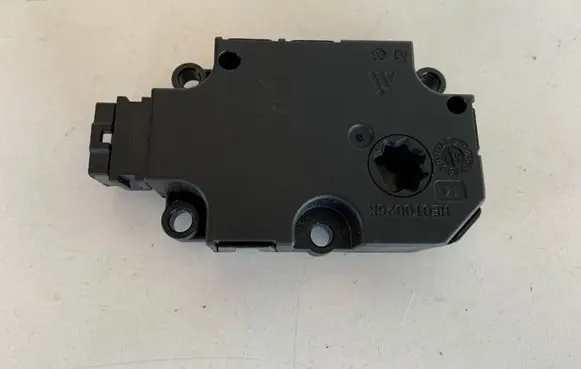 Audi A6 S6 C7 4G Air flap motor/actuator HEUT0045K CZ1139300856 ZBAT0045D08