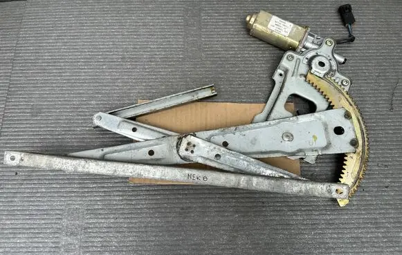 Nissan Patrol Y61 Front door electric window regulator 80730VB011 80721VB010