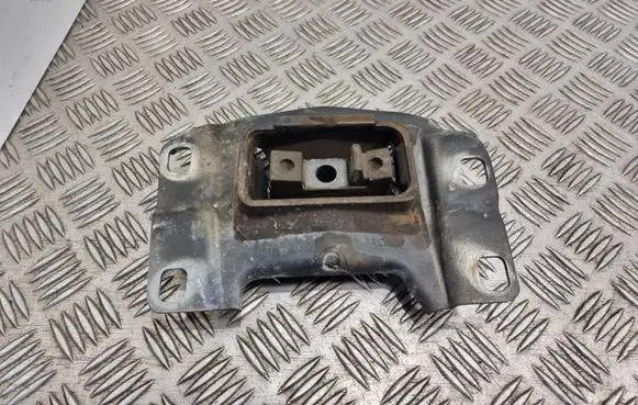 Engine mount bracket
