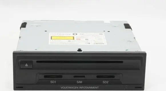 Volkswagen Touareg II Radio/CD/DVD/GPS head unit 7P6035670J
