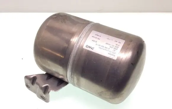 Vacuum air tank